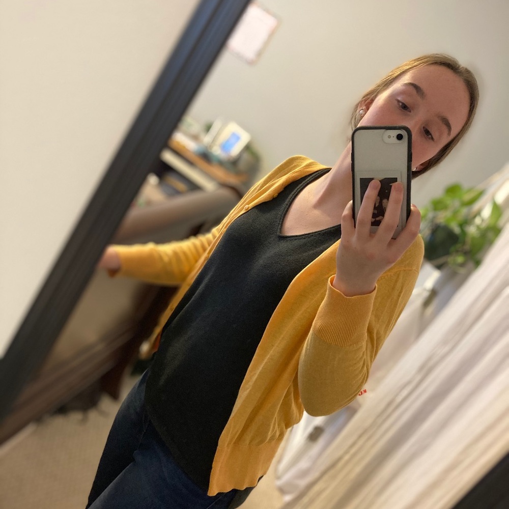 Yellow cardigan💛
